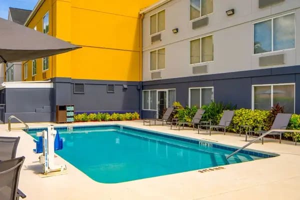 Guest Reviews: Real Experiences from Clarion Inn & Suites Visitors